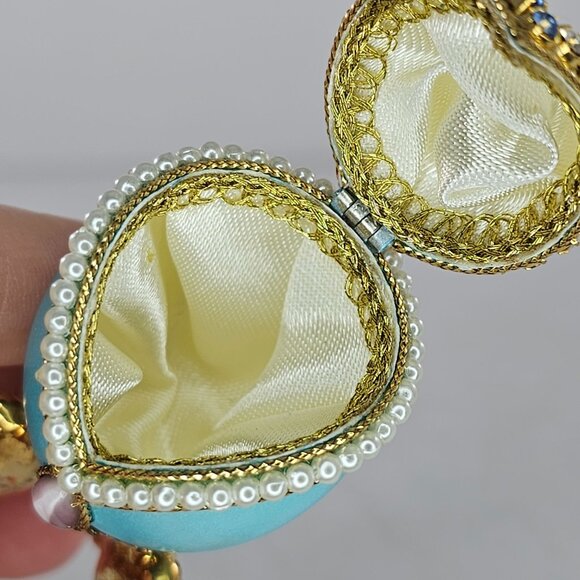 Kingspoint Designs Quail Egg Trinket Hinged Box Gold Colored Dolphin Legs - Picture 6 of 9